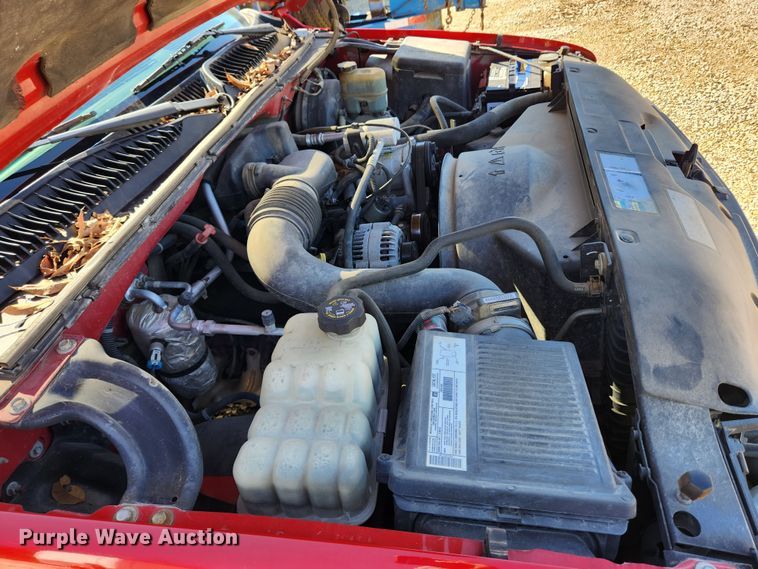 image for item JB9490 2002 Chevrolet Silverado 1500  pickup truck