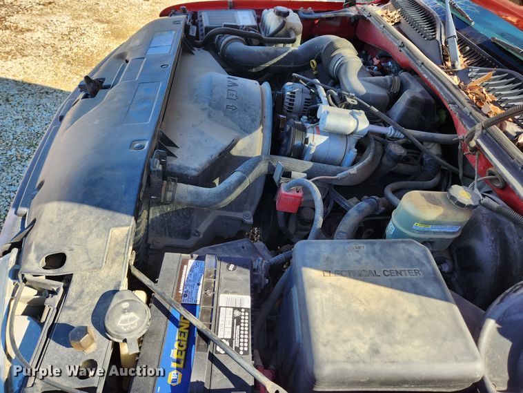 image for item JB9490 2002 Chevrolet Silverado 1500  pickup truck