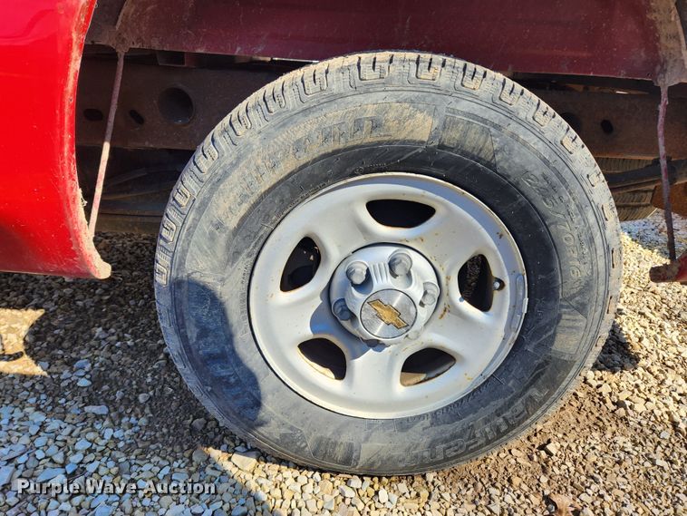 image for item JB9490 2002 Chevrolet Silverado 1500  pickup truck