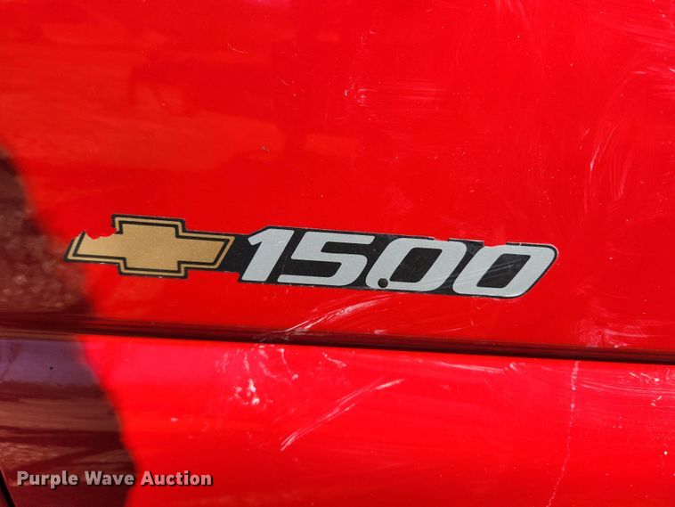image for item JB9490 2002 Chevrolet Silverado 1500  pickup truck