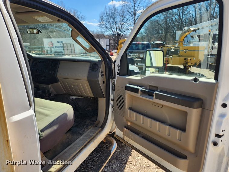 image for item JB9491 2008 Ford F350 Super Duty XL  dump bed pickup truck