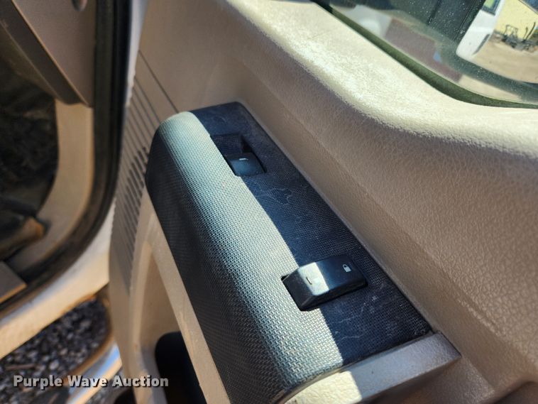 image for item JB9491 2008 Ford F350 Super Duty XL  dump bed pickup truck