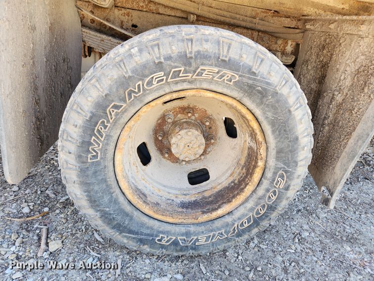 image for item JB9491 2008 Ford F350 Super Duty XL  dump bed pickup truck