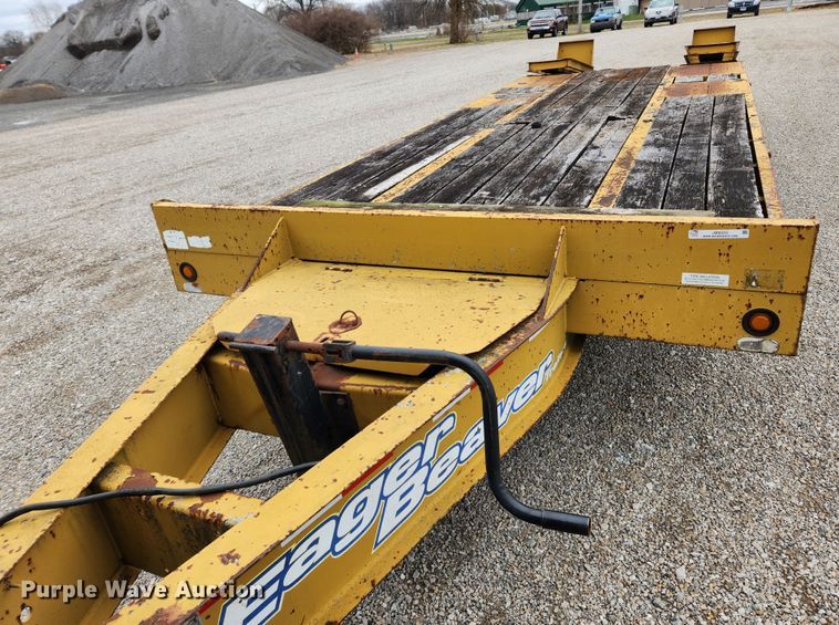 image for item JB9503 2006 Eager Beaver 10HDB-PT  equipment trailer