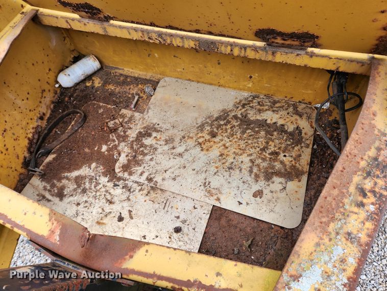 image for item JB9503 2006 Eager Beaver 10HDB-PT  equipment trailer