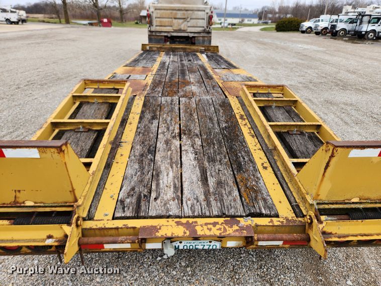 image for item JB9503 2006 Eager Beaver 10HDB-PT  equipment trailer