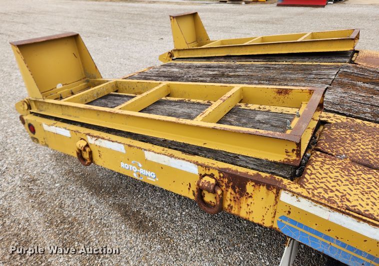 image for item JB9503 2006 Eager Beaver 10HDB-PT  equipment trailer