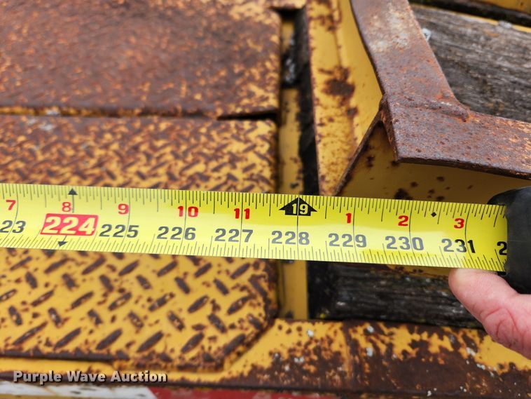 image for item JB9503 2006 Eager Beaver 10HDB-PT  equipment trailer