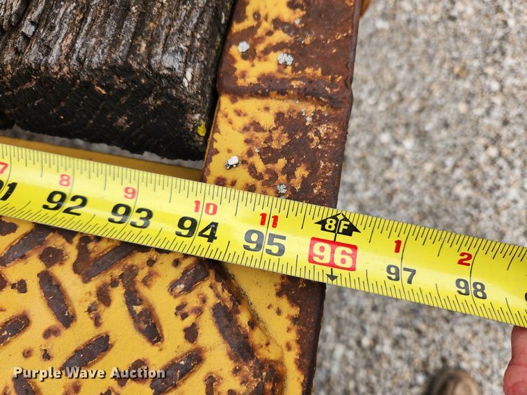 image for item JB9503 2006 Eager Beaver 10HDB-PT  equipment trailer