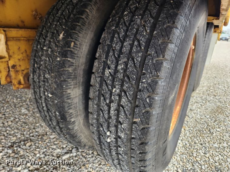 image for item JB9503 2006 Eager Beaver 10HDB-PT  equipment trailer