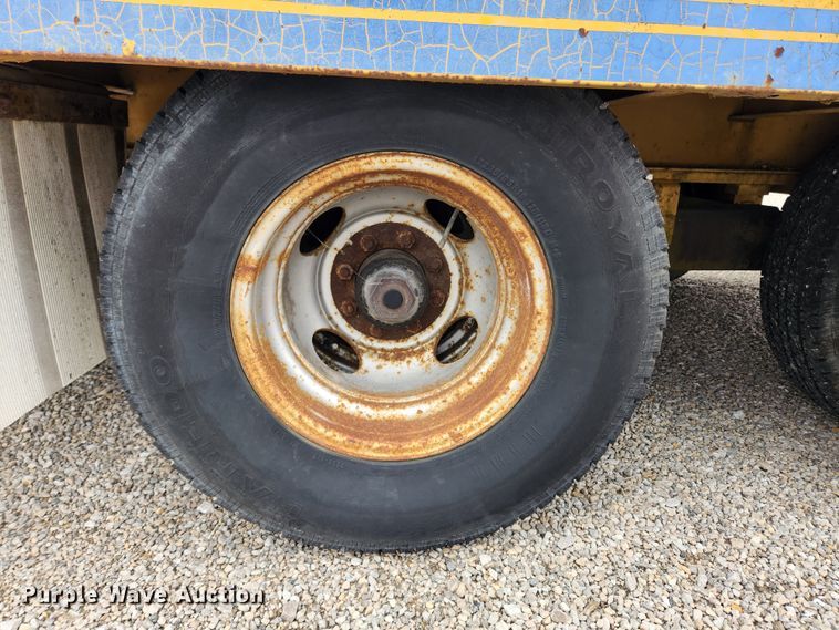 image for item JB9503 2006 Eager Beaver 10HDB-PT  equipment trailer