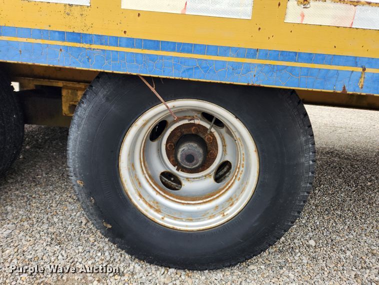 image for item JB9503 2006 Eager Beaver 10HDB-PT  equipment trailer