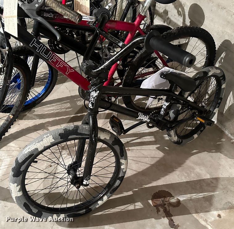 image for item JD9617 (8) bicycles