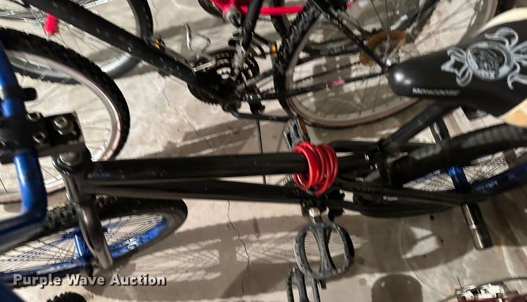 image for item JD9617 (8) bicycles