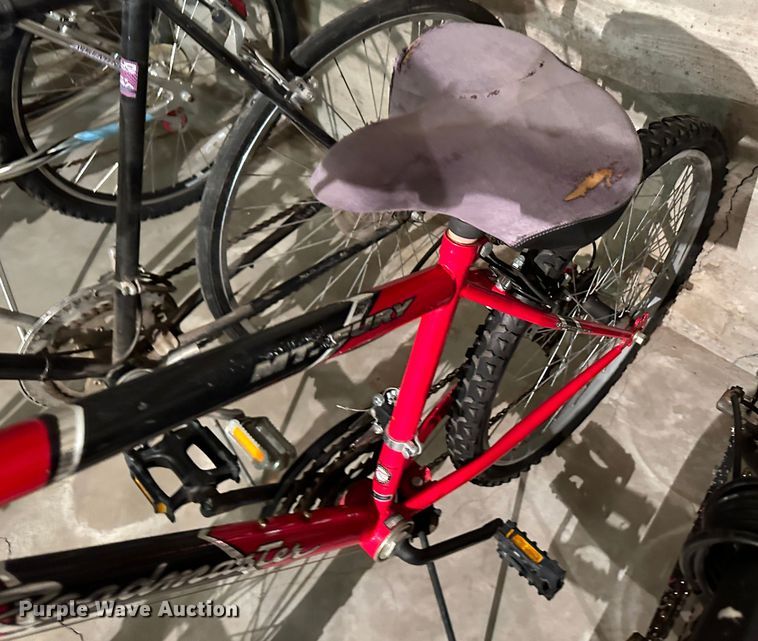 image for item JD9617 (8) bicycles