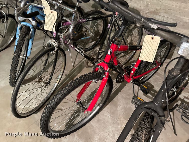 image for item JD9617 (8) bicycles