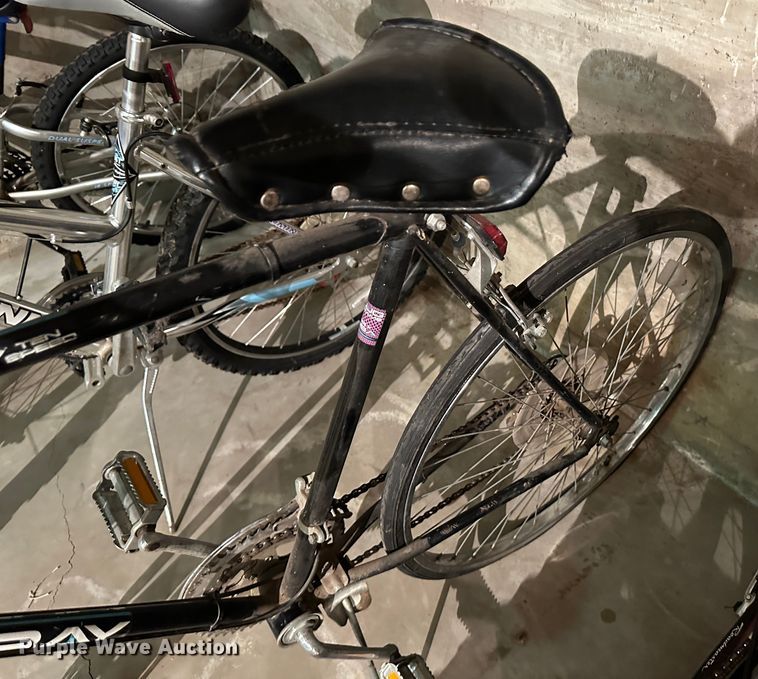 image for item JD9617 (8) bicycles