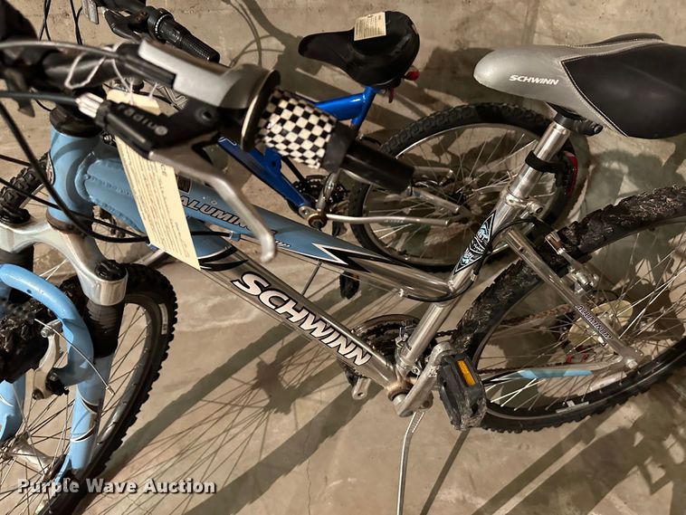 image for item JD9617 (8) bicycles