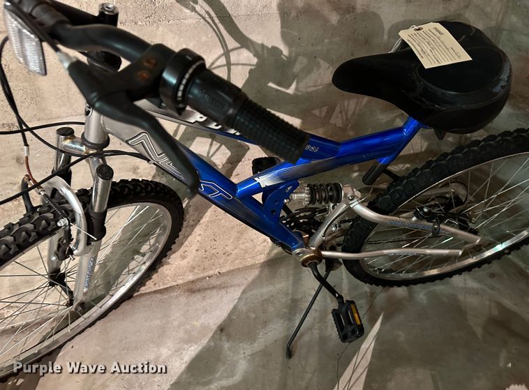 image for item JD9617 (8) bicycles