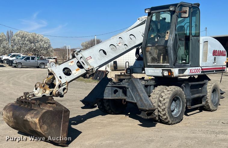 image for item KR9469 2001 Gradall XL3300  wheeled excavator