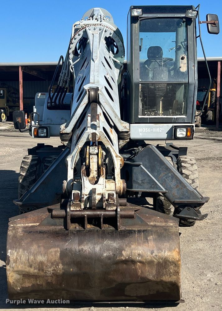 image for item KR9469 2001 Gradall XL3300  wheeled excavator