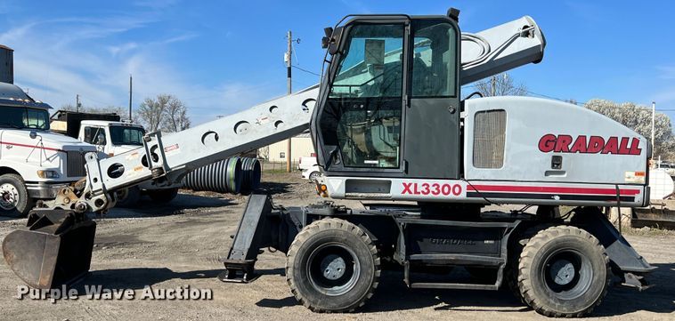 image for item KR9469 2001 Gradall XL3300  wheeled excavator