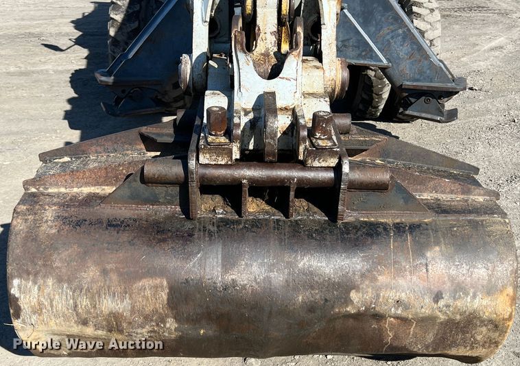 image for item KR9469 2001 Gradall XL3300  wheeled excavator