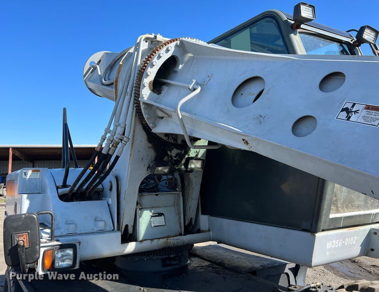 image for item KR9469 2001 Gradall XL3300  wheeled excavator