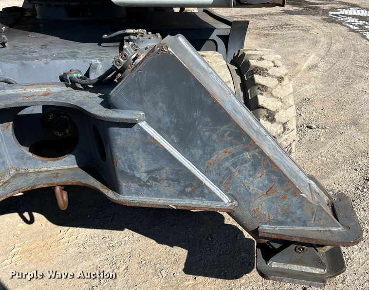 image for item KR9469 2001 Gradall XL3300  wheeled excavator