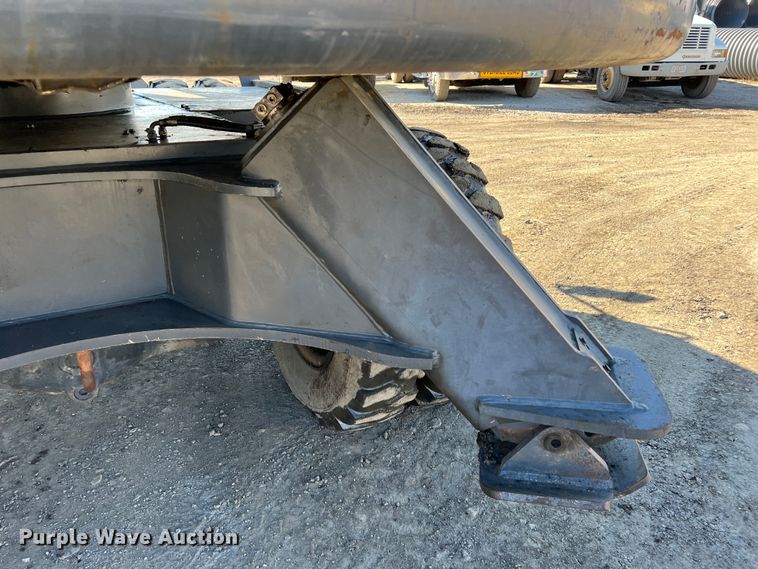 image for item KR9469 2001 Gradall XL3300  wheeled excavator