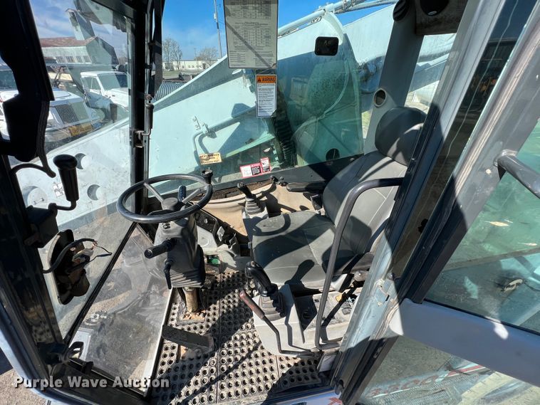 image for item KR9469 2001 Gradall XL3300  wheeled excavator