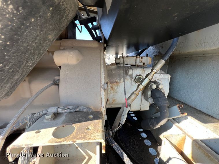 image for item KR9469 2001 Gradall XL3300  wheeled excavator