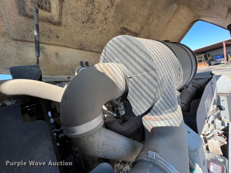 image for item KR9469 2001 Gradall XL3300  wheeled excavator