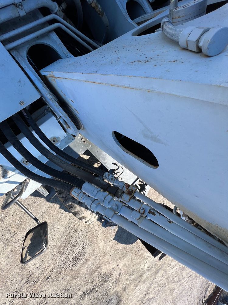 image for item KR9469 2001 Gradall XL3300  wheeled excavator