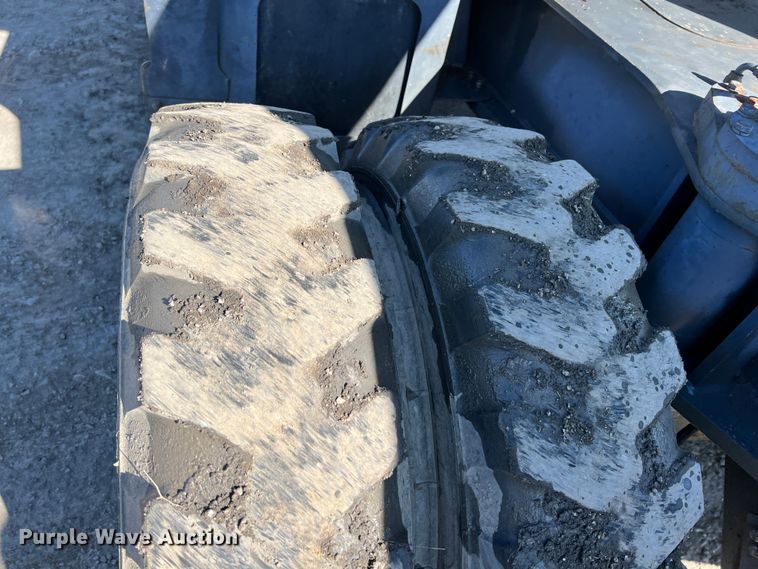 image for item KR9469 2001 Gradall XL3300  wheeled excavator