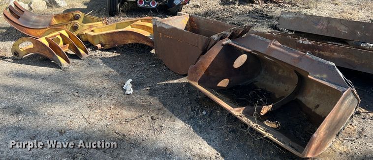 image for item KR9469 2001 Gradall XL3300  wheeled excavator