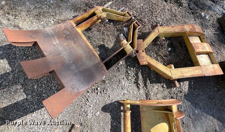 image for item KR9469 2001 Gradall XL3300  wheeled excavator