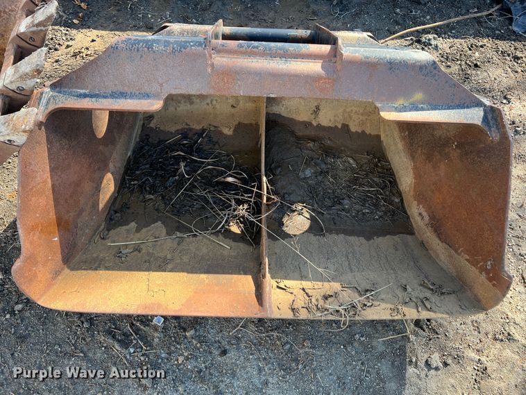 image for item KR9469 2001 Gradall XL3300  wheeled excavator