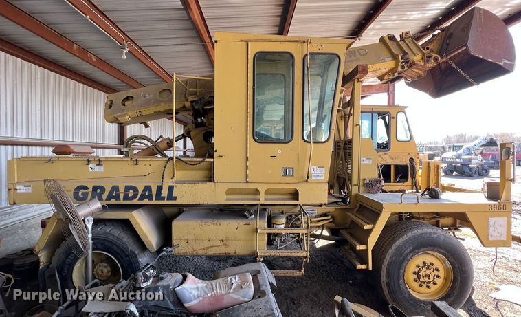 image for item KR9470 1998 Gradall G3WD  wheeled excavator