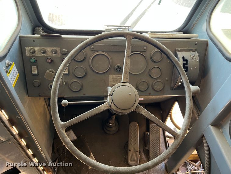 image for item KR9470 1998 Gradall G3WD  wheeled excavator