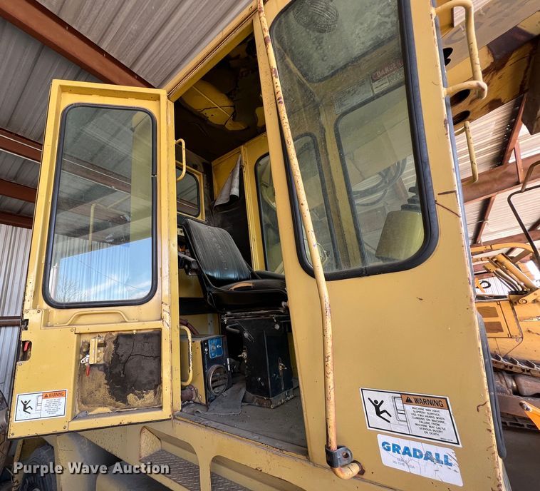 image for item KR9470 1998 Gradall G3WD  wheeled excavator