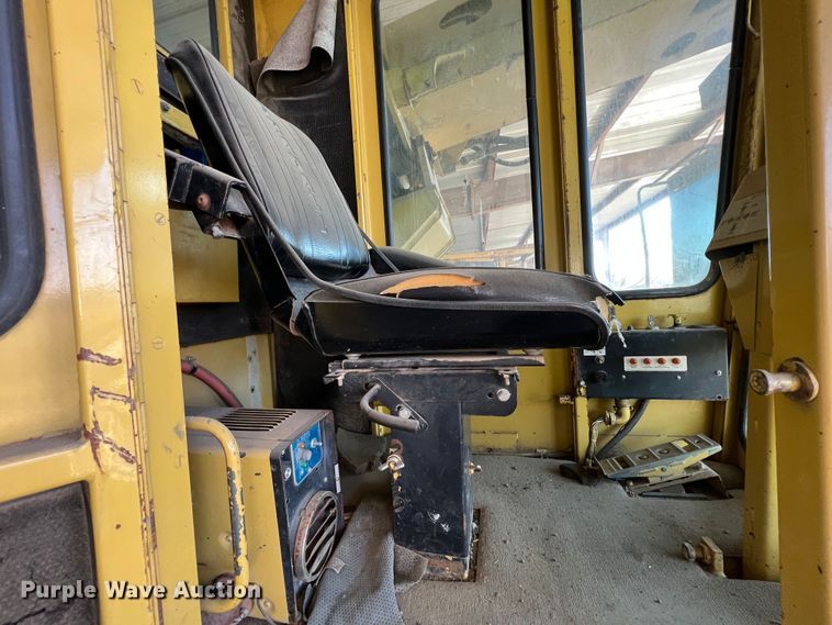 image for item KR9470 1998 Gradall G3WD  wheeled excavator