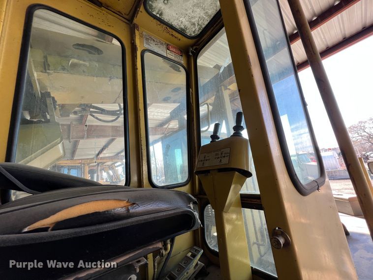 image for item KR9470 1998 Gradall G3WD  wheeled excavator