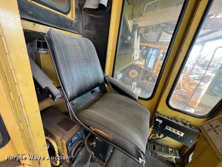 image for item KR9470 1998 Gradall G3WD  wheeled excavator