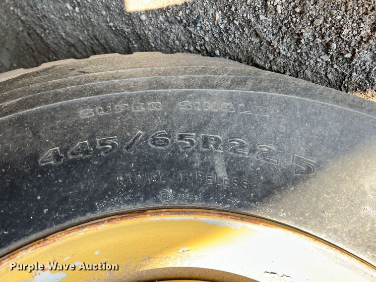 image for item KR9470 1998 Gradall G3WD  wheeled excavator