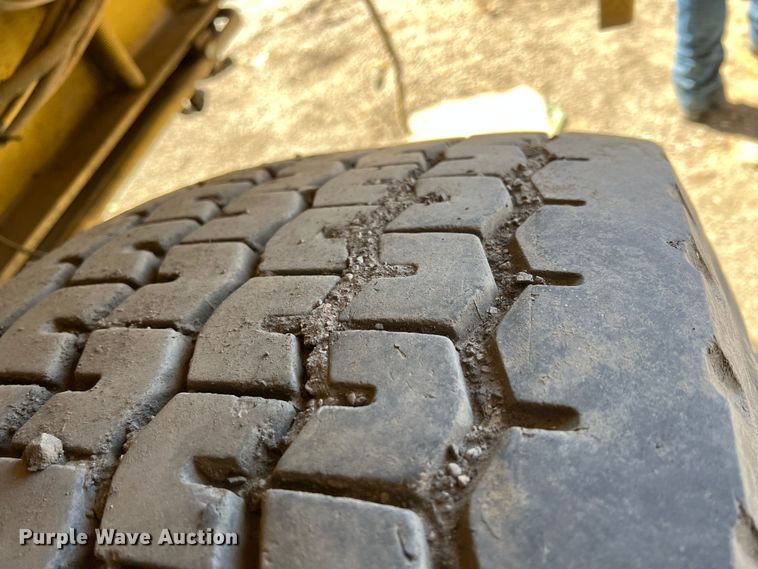 image for item KR9470 1998 Gradall G3WD  wheeled excavator