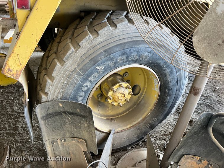 image for item KR9470 1998 Gradall G3WD  wheeled excavator