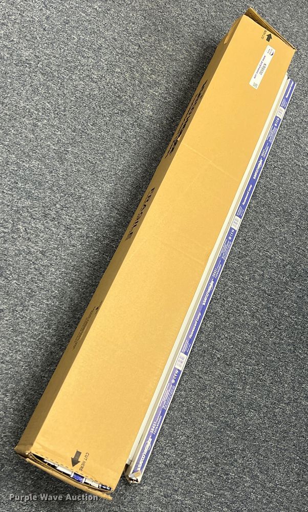 image for item KR9500 (29) Satco Hygrade S8421 fluorescent Lights