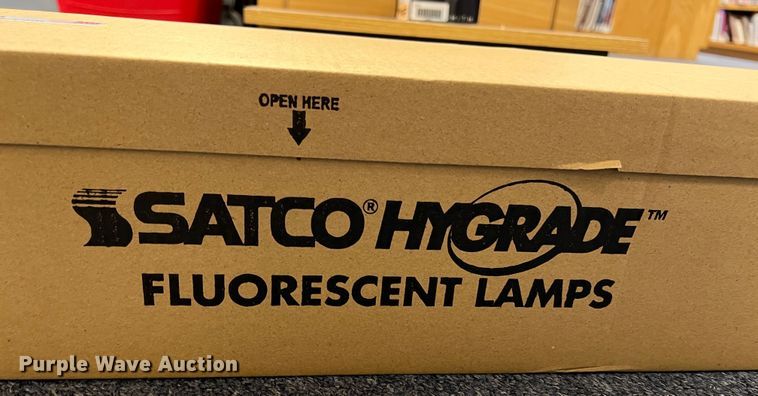 image for item KR9500 (29) Satco Hygrade S8421 fluorescent Lights