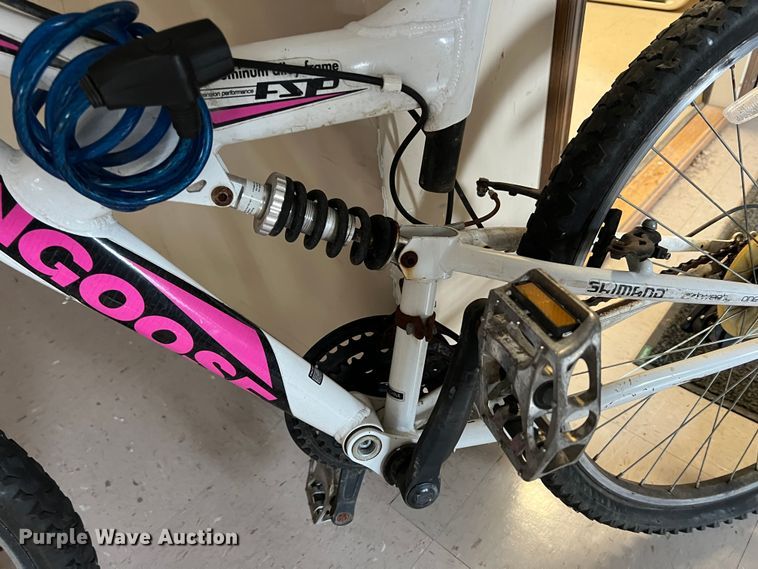 image for item KR9501 (2) bicycles